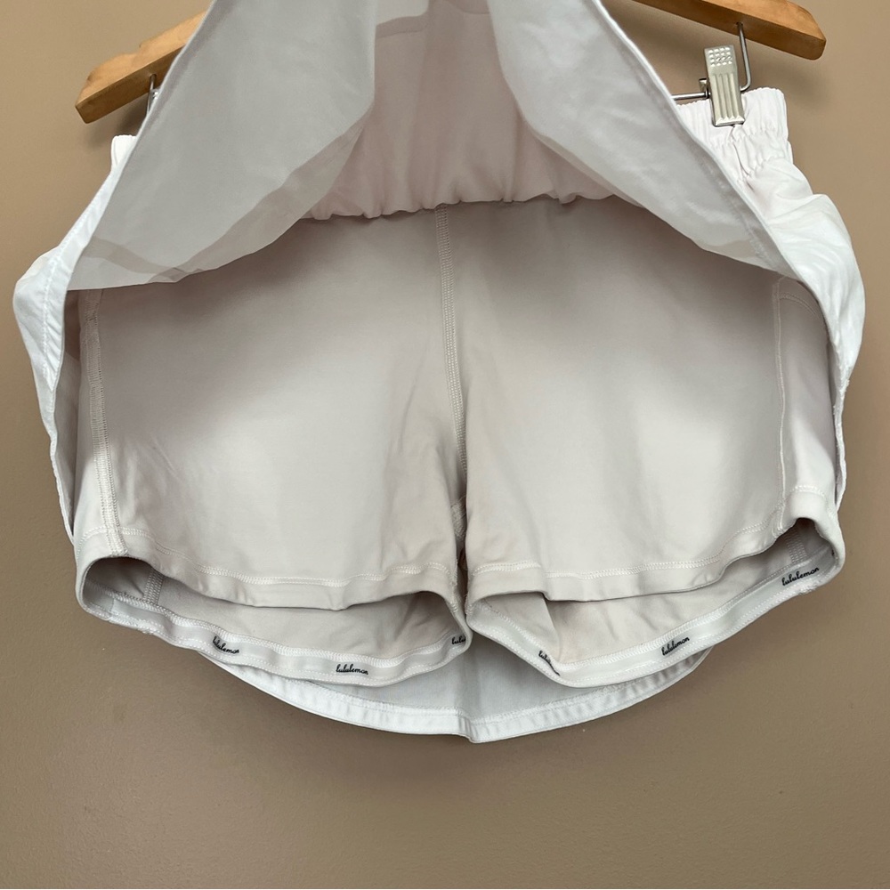 {Lululemon} Run: Breeze By Skirt in Dune / White - Womens 8 - Picture 4 of 12